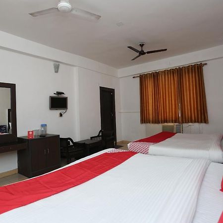 Oyo 5844 Hotel Drive Inn Raiwala エクステリア 写真
