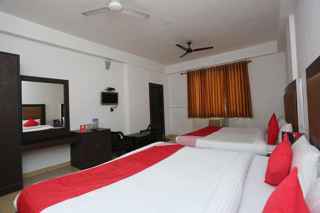 Oyo 5844 Hotel Drive Inn Raiwala エクステリア 写真