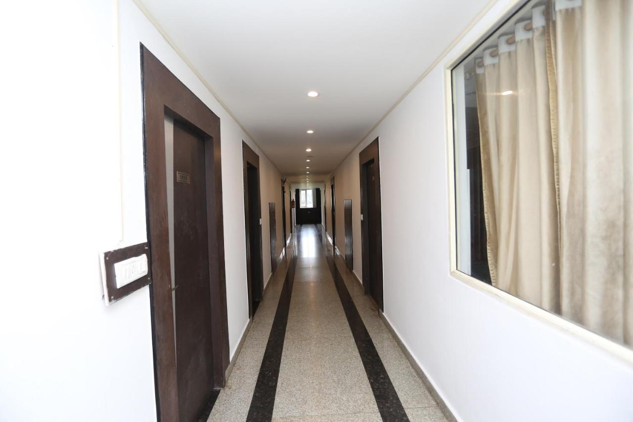 Oyo 5844 Hotel Drive Inn Raiwala エクステリア 写真