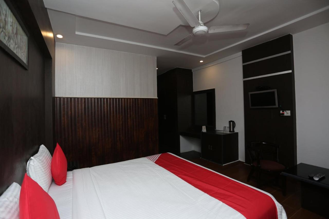 Oyo 5844 Hotel Drive Inn Raiwala エクステリア 写真