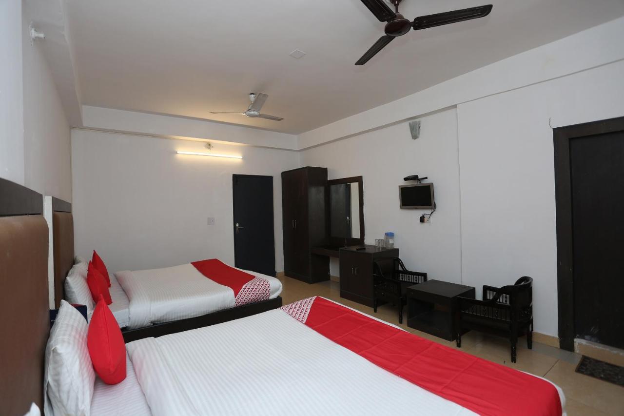 Oyo 5844 Hotel Drive Inn Raiwala エクステリア 写真